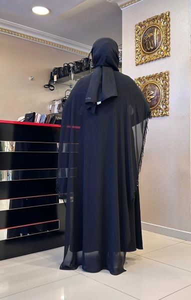 ﻿BONCUK İŞLEMELİ PELERİN DTY. KALEM ELBİSE/ NURCAN ÇETİN