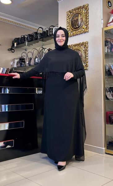 ﻿BONCUK İŞLEMELİ PELERİN DTY. KALEM ELBİSE/ NURCAN ÇETİN