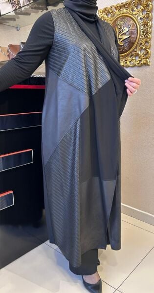 SUNİ DERİ KABARTMA DESEN ŞAL YAKA YELEK / NURCAN ÇETİN