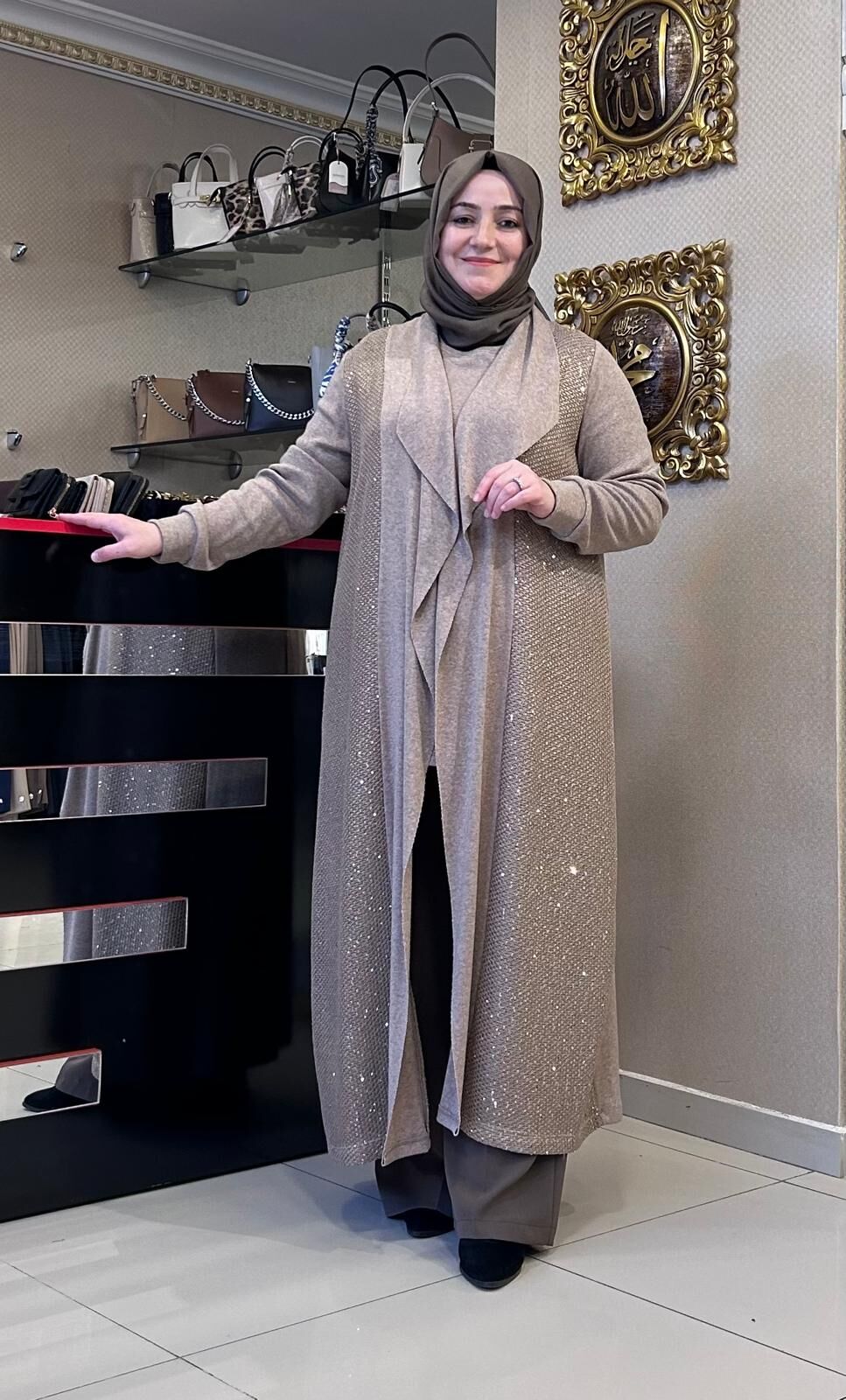 KOLSUZ TUNİK VE PAYETLİ CEKET İKİLİ TRİKO TAKIM / FUAT GÜRŞEN