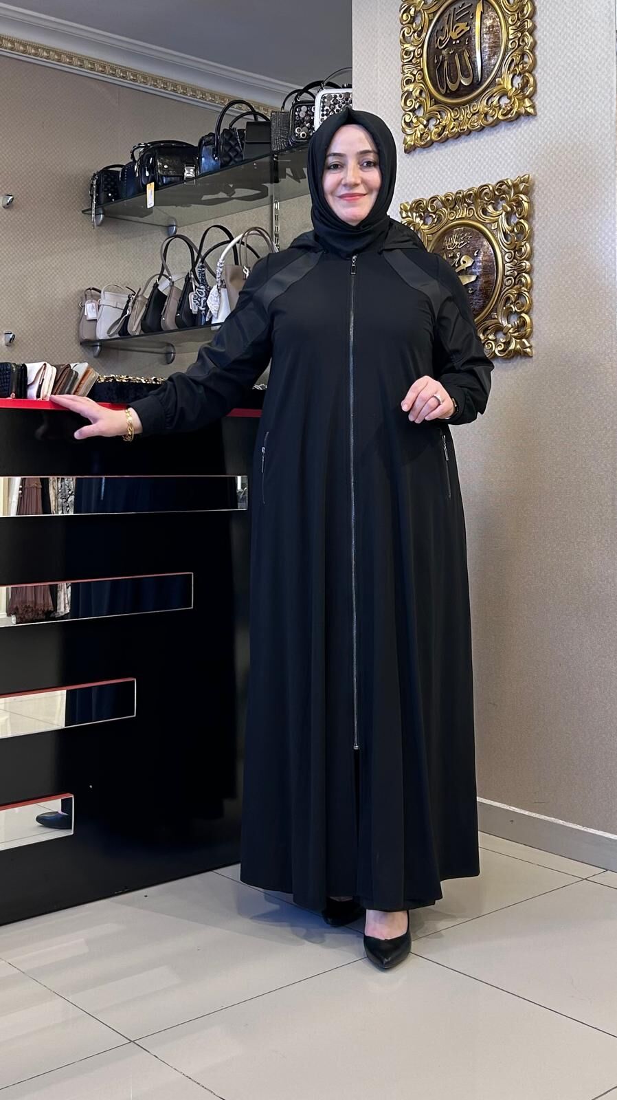 PARAŞÜT KUMAŞ VE FERMUAR DTY. KAPÜŞONLU FERACE /NURCAN ÇETİN