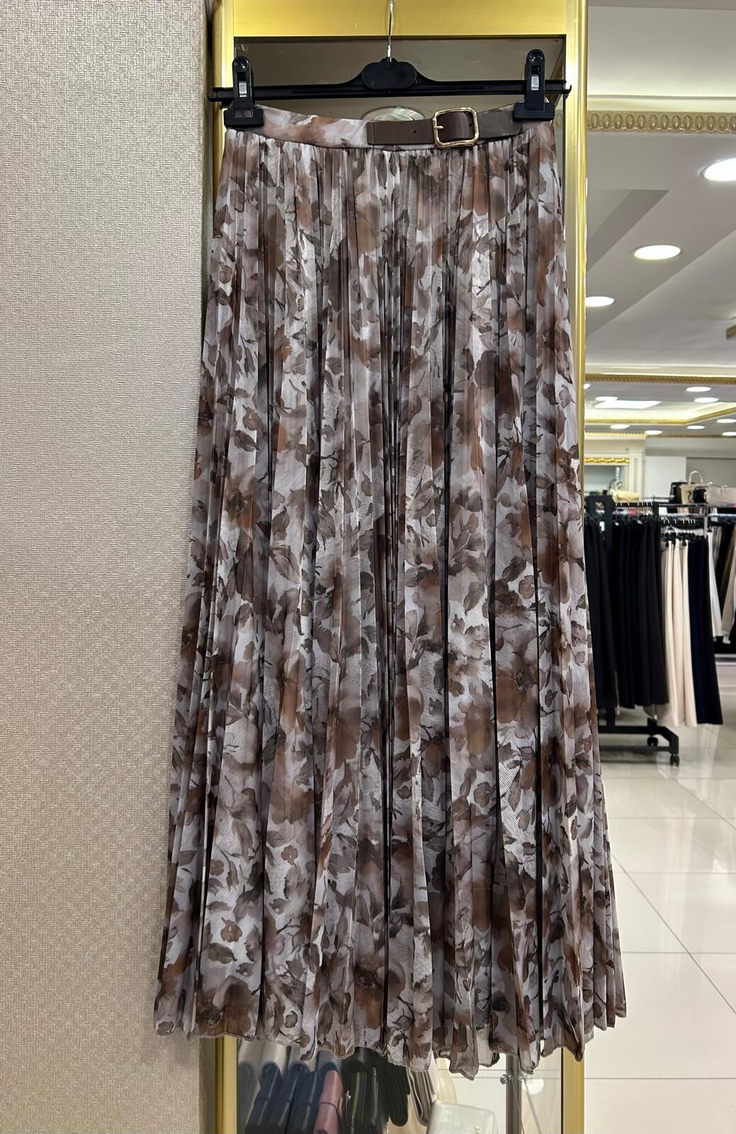 BELİ KEMER AKSESUARLI ÇİÇEKLİ PİLİSE TÜL ETEK /GLARE