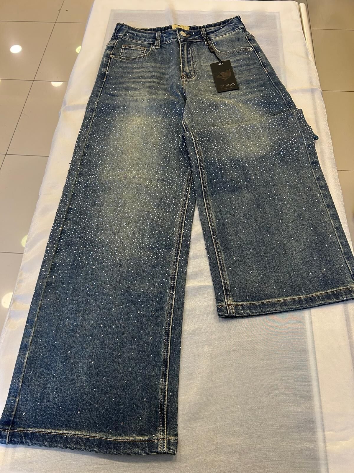 TAMAMI TAŞ İŞLEMELİ BOL PAÇA KOT PANTOLON/GHISA