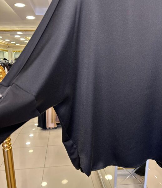 KOLLARI TAŞ İŞLEMELİ DÖKÜMLÜ BLUZ /FUAT GÜRŞEN