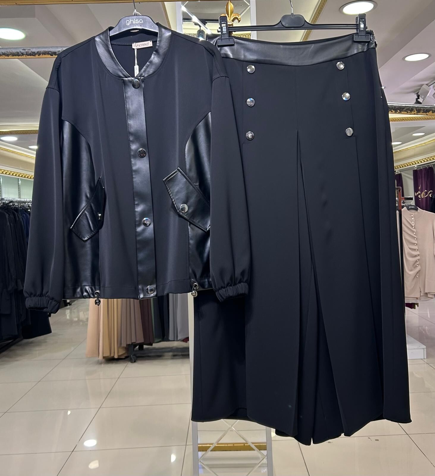 İCLAL SUNİ DERİ DTY. ETEKPANTOLONLU TAKIM/ MÜSEMMA