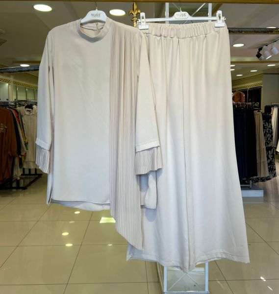PİLE DETAYLI PANTOLONLU TAKIM/ NUSS