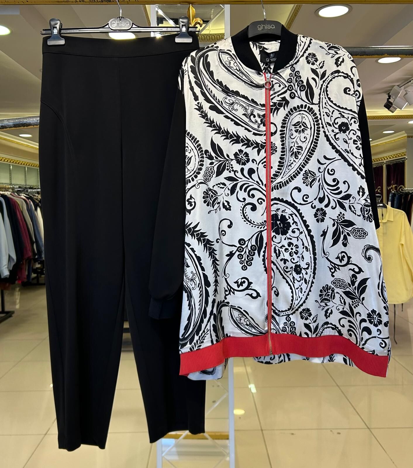 KIRMIZI ŞERİT DTY. DESENLİ CEKET PANTOLON TAKIM/ GHISA