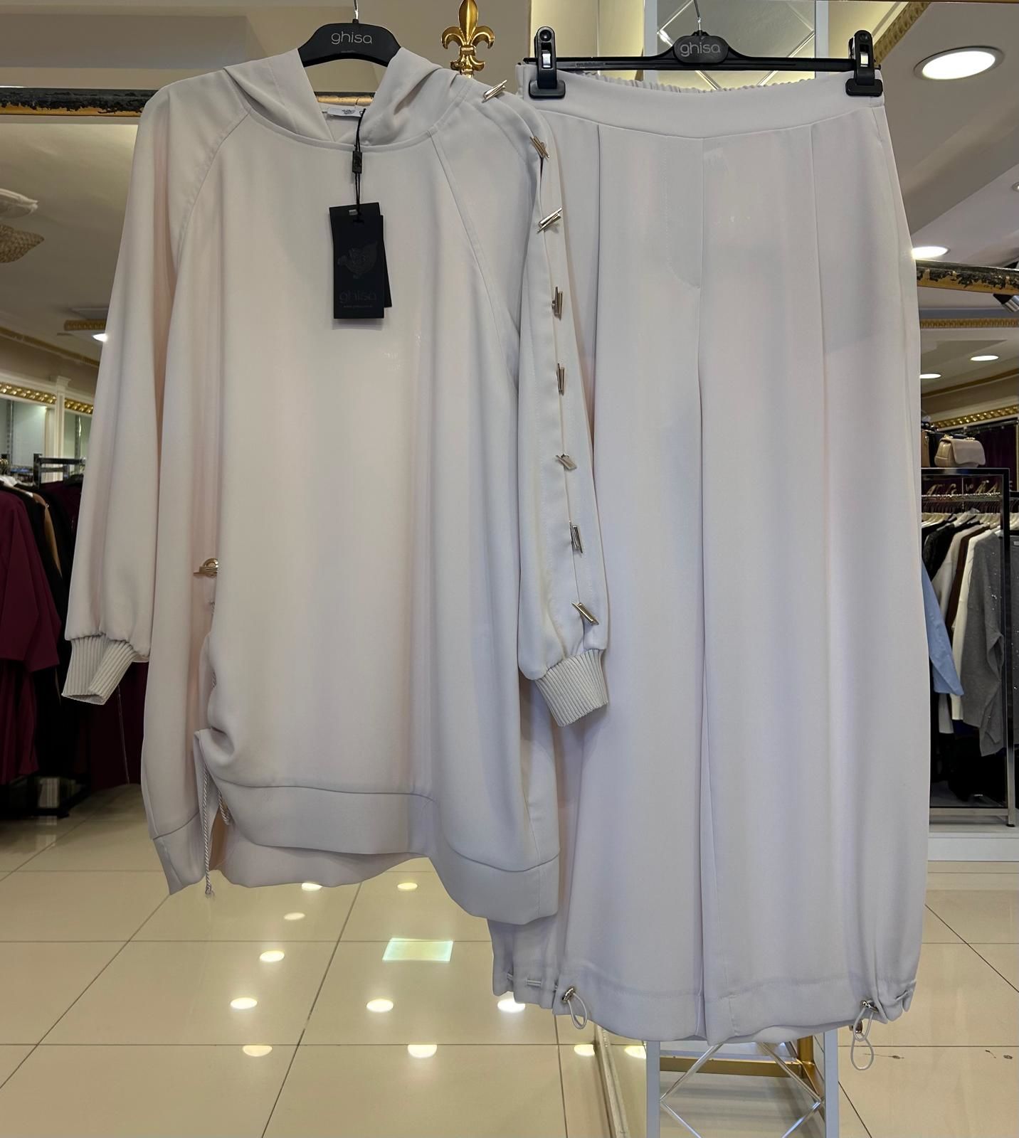 ﻿İP VE DÜĞME DTY. KAPÜŞONLU PANTOLONLU TAKIM/GHISA