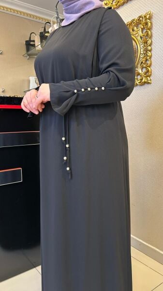 KOLLARI DÜĞME DTY. KREP ELBİSE/ DEFRİNA