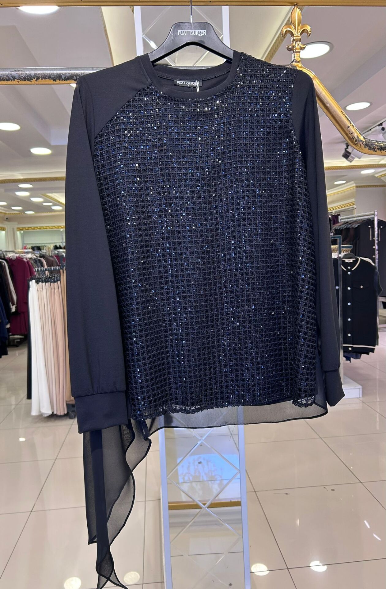 ŞİFON VE PUL DTY. BLUZ/ FUAT GÜRŞEN 