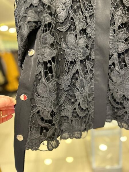 LYRA TAMAMI GÜPÜR İŞLEMELİ AKSESUAR DTY. TAKIM/ THREE LIGHT