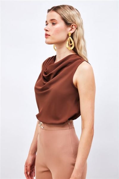 Degaje Yaka Kolsuz Bluz -KAHVE