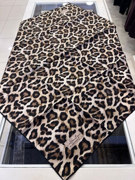 BEJ LEOPAR DESEN SURA İPEK EŞARP/ LABOUTİQUE