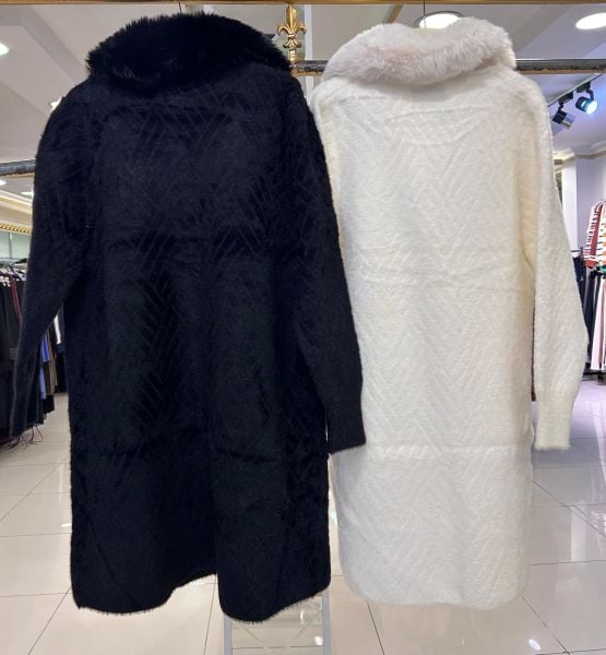 ﻿YAKASI KÜRKLÜ ANGORA KABAN/TIĞTRİKO
